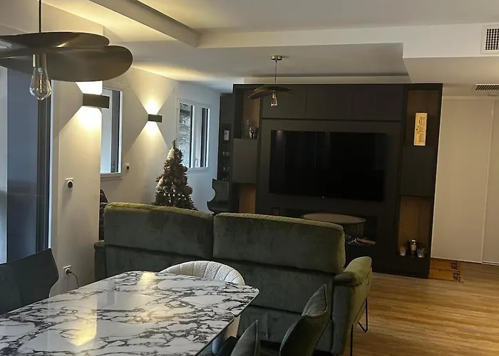 T5 Duplex Neuf 5 Diamants Plein Centre 10 Personnes * Saint-Lary-Soulan