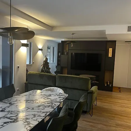 T5 Duplex Neuf 5 Diamants Plein Centre 10 Personnes * Saint-Lary-Soulan